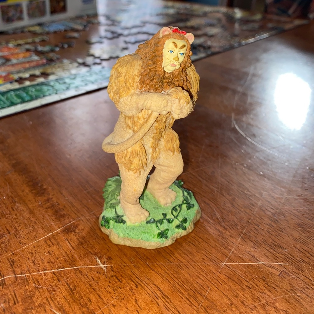 Turner Enesco Vintage 1999 Wizard of Oz Cowardly Lion
